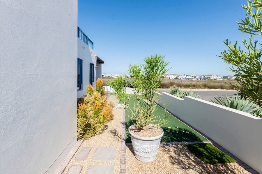 4 Bedroom Property for Sale in Blue Lagoon Western Cape